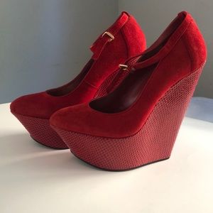 Red wedges by Wild Pair
